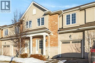 90 Raymond Rd in Hamilton, ON - Building Photo - Building Photo