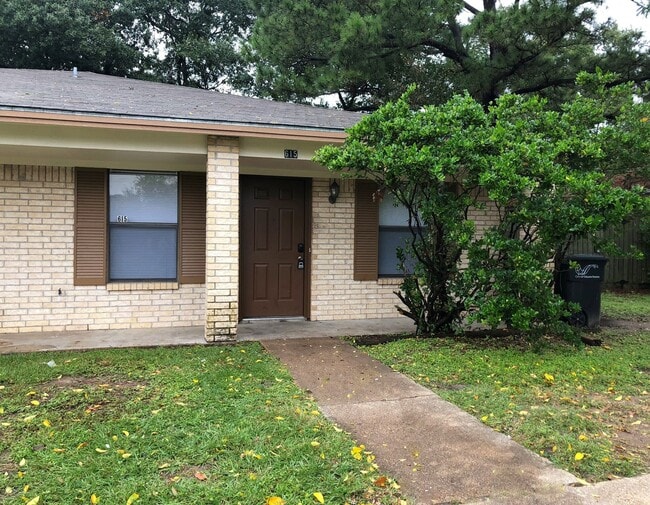 property at 615 San Benito Ct