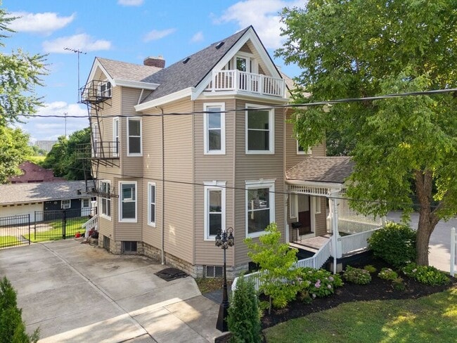 property at 1753 Williams Ave