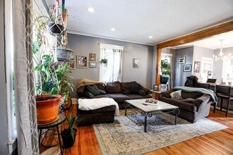 670 Jones Ave in Morgantown, WV - Building Photo - Building Photo