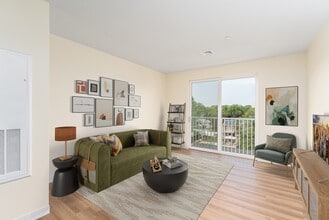 Slade Farm Residences in Somerset, MA - Building Photo - Building Photo