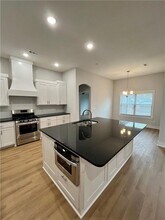 1545 N Dawes St in Fayetteville, AR - Building Photo - Building Photo