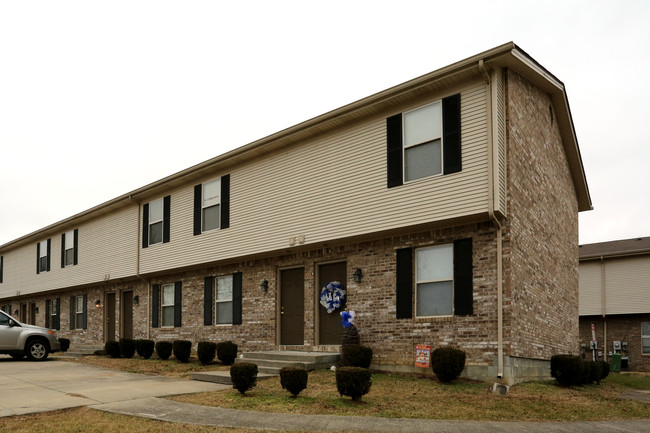 Atrium Townhomes in Winchester, KY - Building Photo - Building Photo