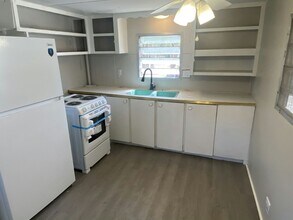 26 Circle Dr in Mount Dora, FL - Building Photo - Building Photo