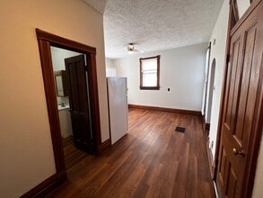 107 S College Ave, Unit Apt 4 in Greencastle, IN - Building Photo - Building Photo