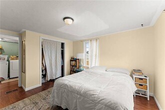 4726 Deer Creek Ct, Unit 2 in Flowery Branch, GA - Foto de edificio - Building Photo