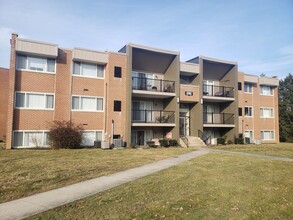 136 Silver Spur Dr in East York, PA - Foto de edificio - Building Photo