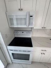 801 NW 109th St in Miami, FL - Building Photo - Building Photo