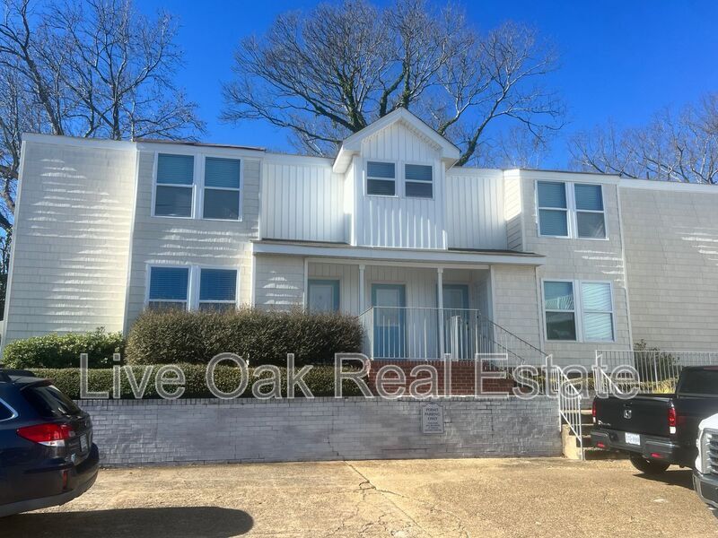 3236 Arctic Ave in Virginia Beach, VA - Building Photo