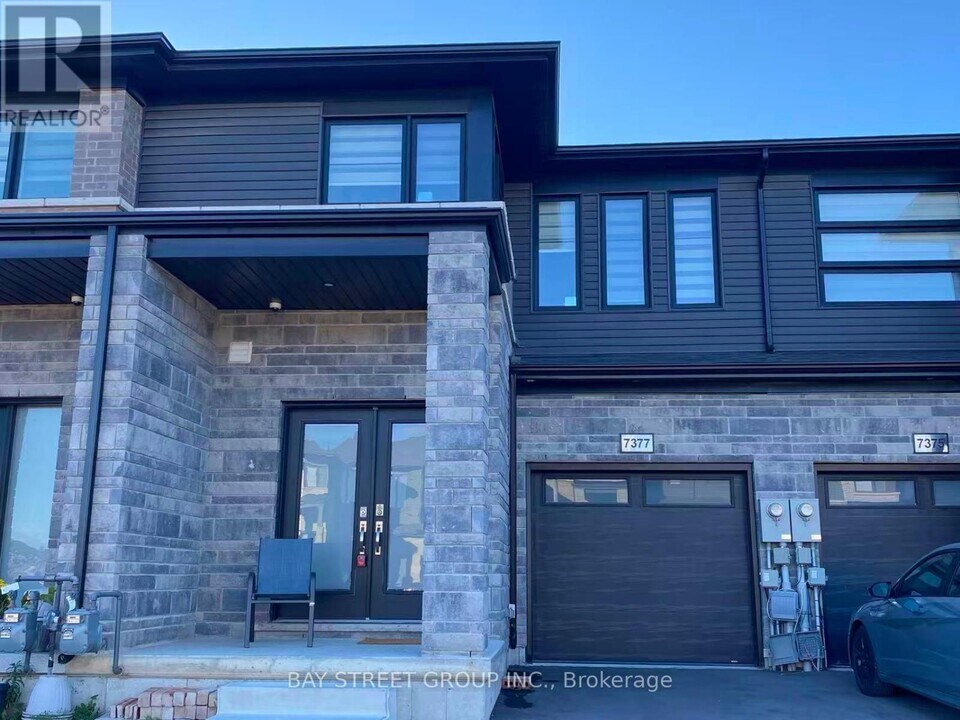 7377 Marvel Dr in Niagara Falls, ON - Building Photo