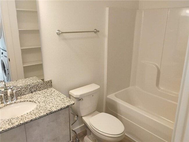 951 Reading RR Ln in Bentonville, AR - Building Photo - Building Photo