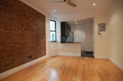 380 E 10th St in New York, NY - Building Photo