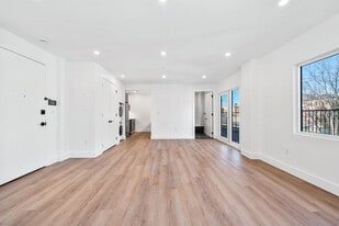 28 Spencer Place in Brooklyn, NY - Building Photo