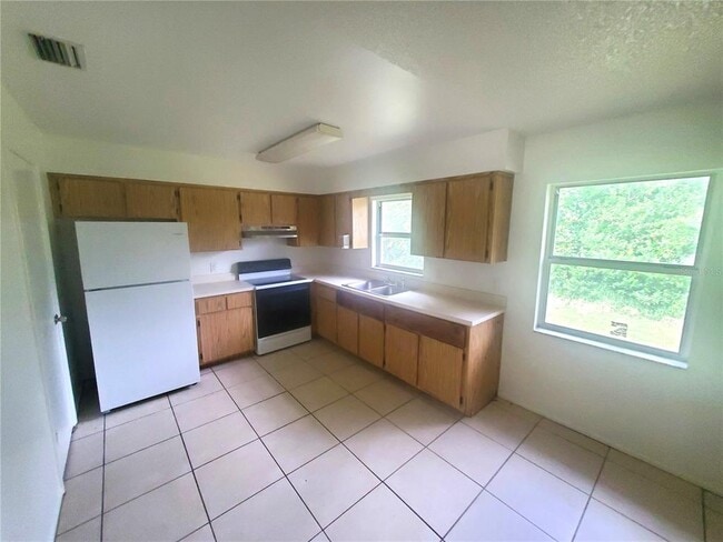 5788 NE 15th Ave in Ocala, FL - Building Photo - Building Photo