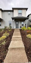 1620 SE Barberry Ave in Dallas, OR - Building Photo