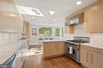 5152 Manning Pl NW in Washington, DC - Building Photo - Building Photo