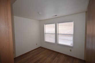 10601 Cunot-Cataract Rd in Poland, IN - Foto de edificio - Building Photo