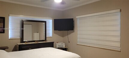 6021 SW 62nd Pl in South Miami, FL - Building Photo - Building Photo