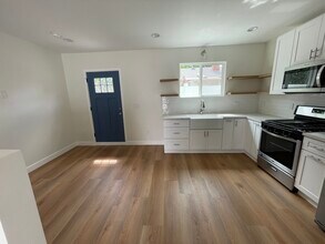 5258 Beeman Ave in Valley Village, CA - Foto de edificio - Building Photo