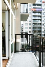 2717 Western Ave, Unit 5018 in Seattle, WA - Building Photo - Building Photo