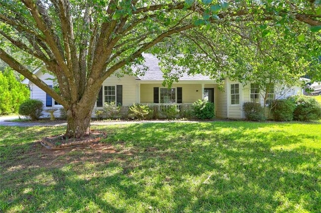 9166 Tara Dr SW in Covington, GA - Foto de edificio - Building Photo