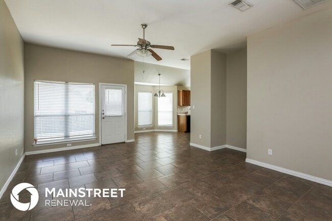 125 Currie Ct in Crowley, TX - Building Photo - Building Photo