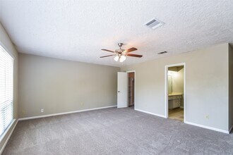 2422 Hilton Head Dr in Missouri City, TX - Building Photo - Building Photo