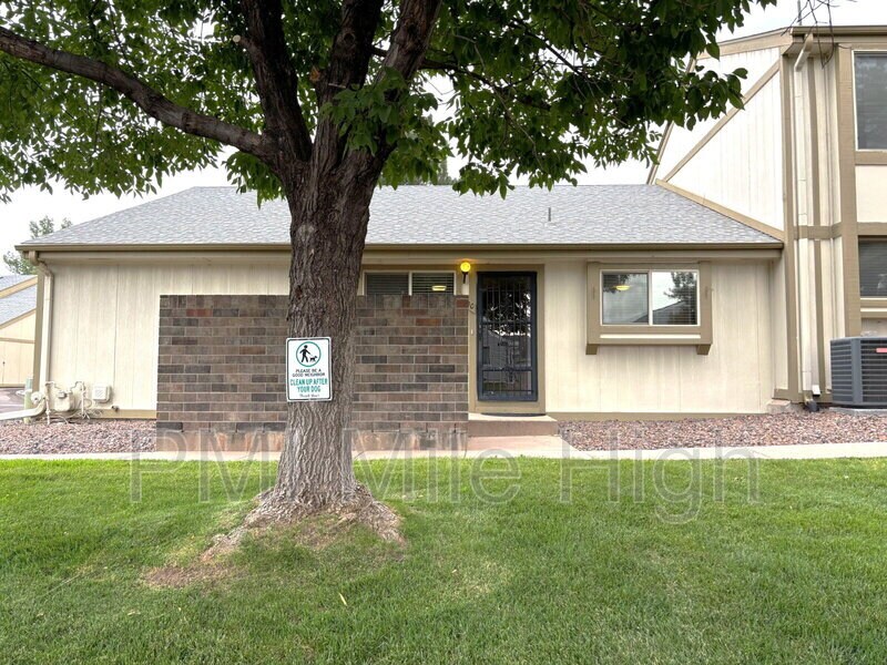 1800 W 102nd Ave in Thornton, CO - Foto de edificio