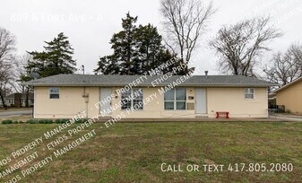 809 N Fort Ave in Springfield, MO - Building Photo