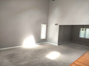 2304 Nottingham Dr in Naperville, IL - Building Photo - Building Photo