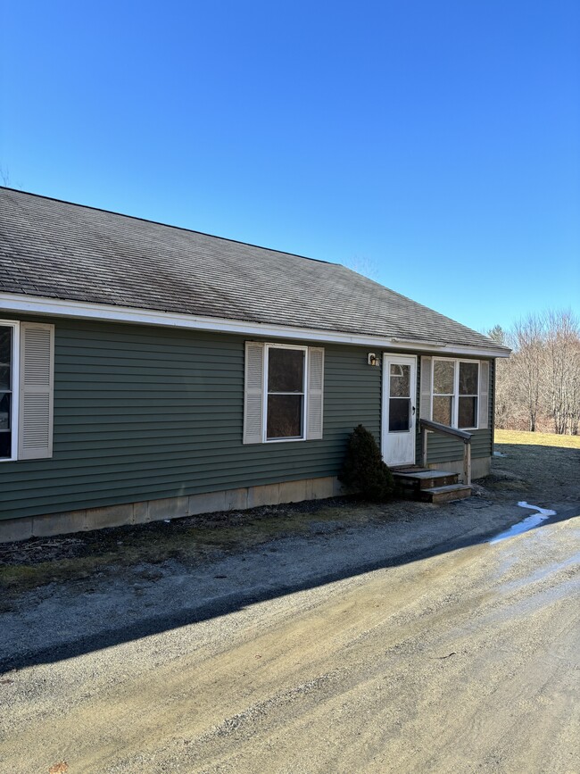 553 Stanley Rd, Unit 553-A in Winthrop, ME - Building Photo - Building Photo