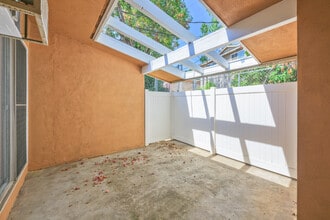 Village Green Apartments in Redlands, CA - Building Photo - Interior Photo