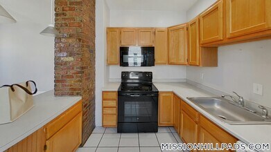 1540 Tremont St in Boston, MA - Building Photo - Building Photo