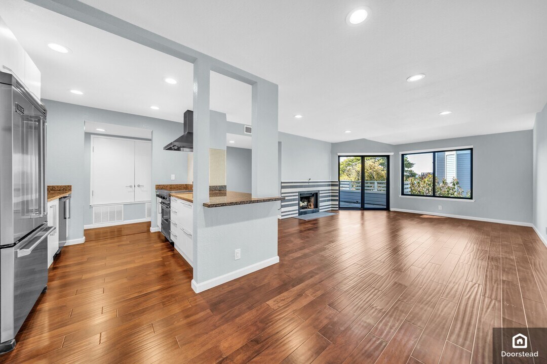 1 Baker St, Unit Apt 2B in San Francisco, CA - Building Photo