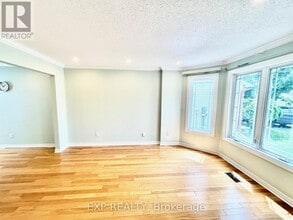 135 Picasso Dr in Ottawa, ON - Building Photo - Building Photo
