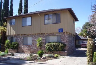 960 Roble Ave in Menlo Park, CA - Building Photo - Building Photo