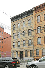 431 Bleecker St in Brooklyn, NY - Building Photo - Building Photo