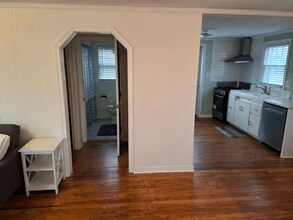 8 Bash Rd in Toms River, NJ - Foto de edificio - Building Photo