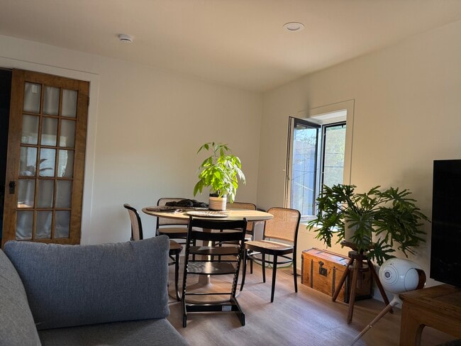 property at 4855 N Paulina St