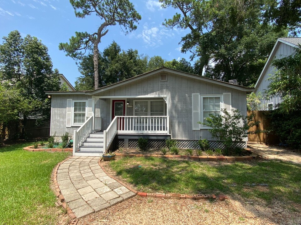 119 White Ave in Fairhope, AL - Building Photo