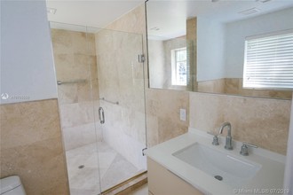 643 Jefferson Ave-Unit -7 in Miami Beach, FL - Building Photo - Building Photo