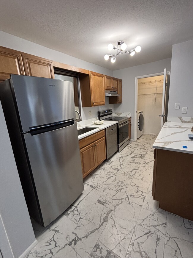 property at 1400 Gandy Blvd N