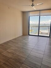 1109 NW 2nd Ave, Unit B2 in Miami, FL - Foto de edificio - Building Photo
