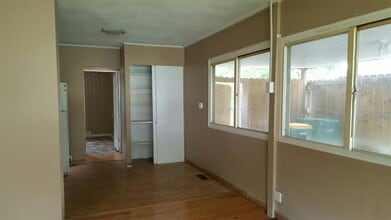 8630 Forest Ave in Charlack, MO - Building Photo - Building Photo