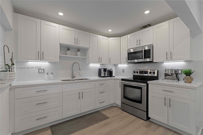 property at 1417 Plunkett St