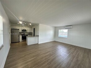 1413 N Dixie Hwy in Fort Lauderdale, FL - Building Photo - Building Photo