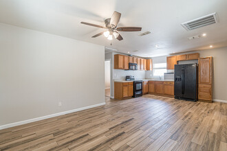 4835 John Victor Dr in San Antonio, TX - Building Photo - Building Photo