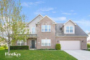 2135 Woodfield Dr in Greenwood, IN - Building Photo