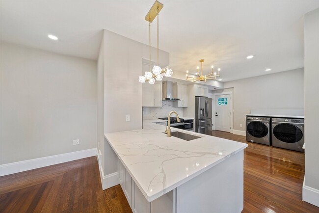 43 Evergreen Ave, Unit 2 in Somerville, MA - Building Photo - Building Photo