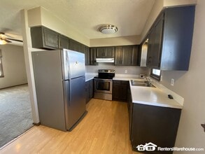 403 Hatton Ave in Dallas Center, IA - Building Photo - Building Photo